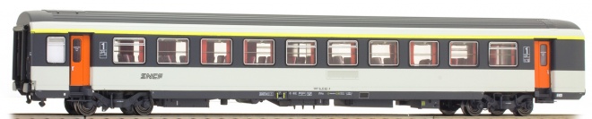 Passenger car type VTU 1st class Corail livery<br /><a href='images/pictures/LS_Models/185976_c.jpg' target='_blank'>Full size image</a>